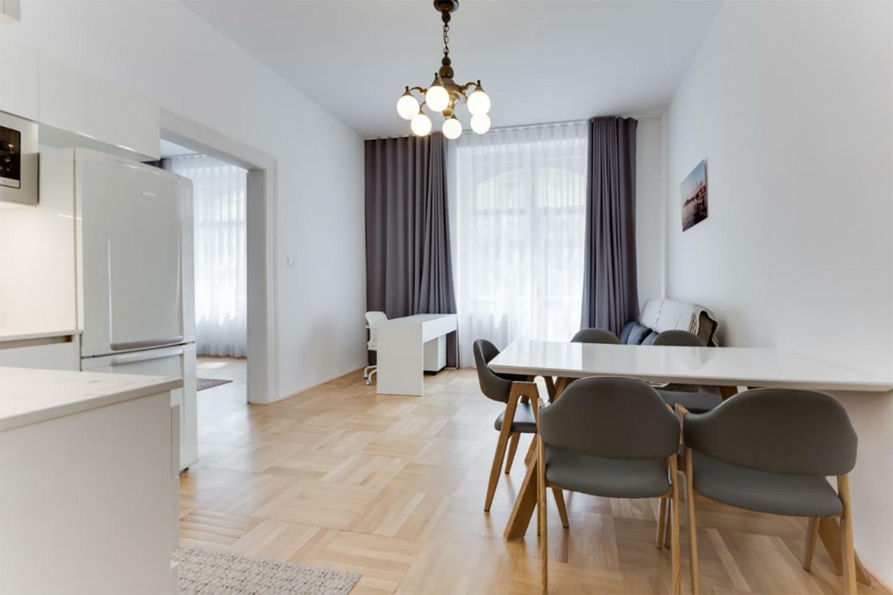 The Dancing House Residence, Two Bedroom Apartment With Balcony Near River! Πράγα Εξωτερικό φωτογραφία