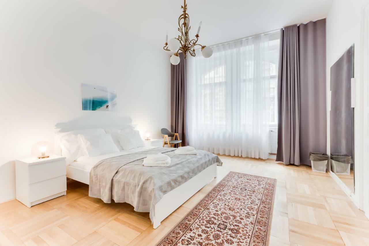 The Dancing House Residence, Two Bedroom Apartment With Balcony Near River! Πράγα Εξωτερικό φωτογραφία