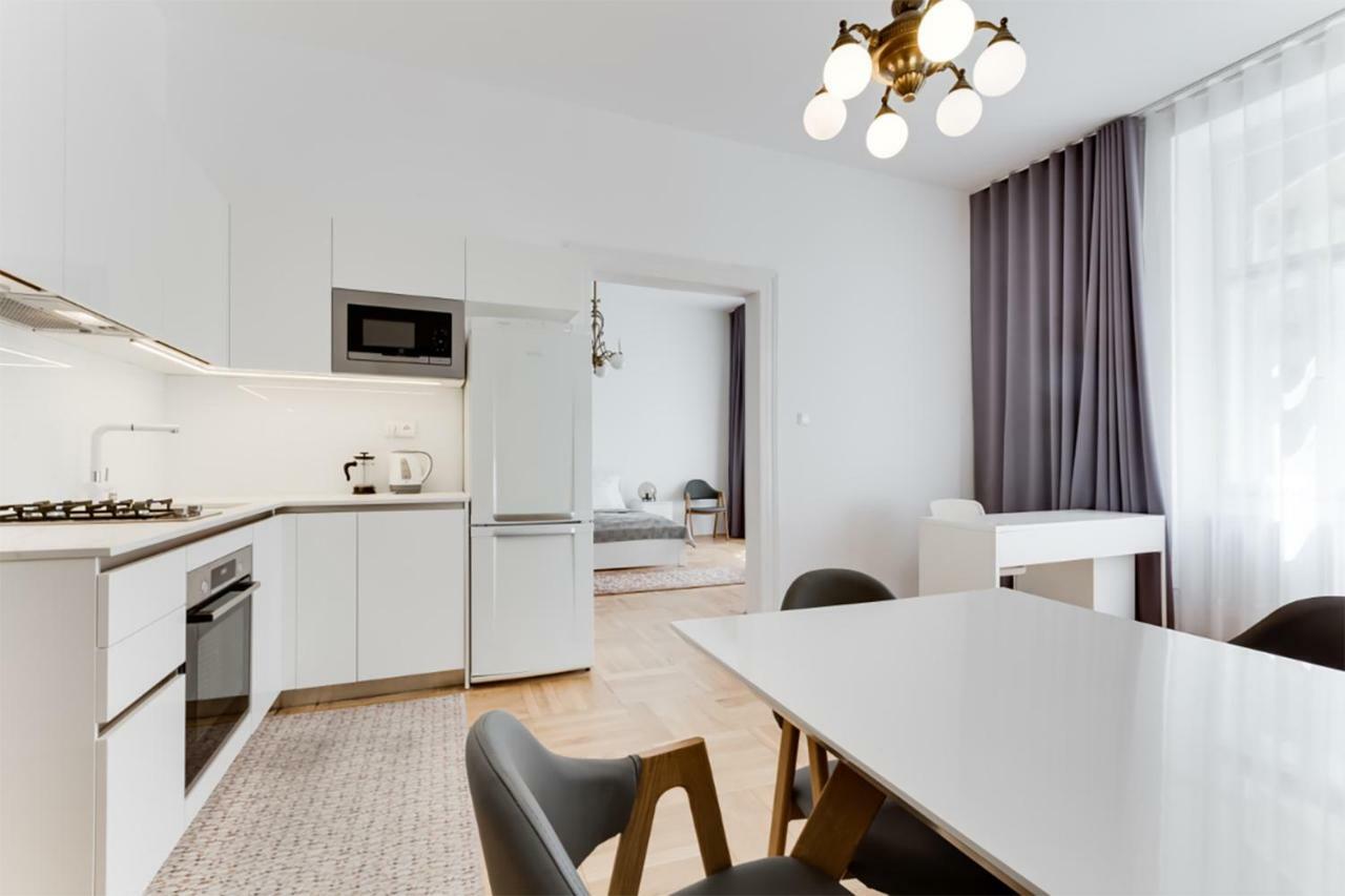 The Dancing House Residence, Two Bedroom Apartment With Balcony Near River! Πράγα Εξωτερικό φωτογραφία